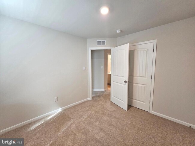 Building Photo - 10943 Farmerfield St