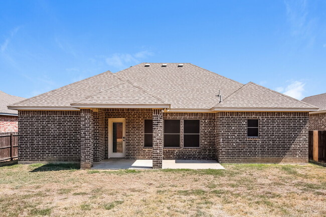 Building Photo - 4002 Oakwood Cir