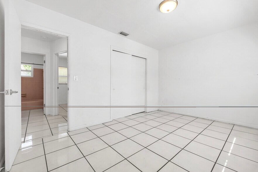 Building Photo - 311 N Arcadia Ave