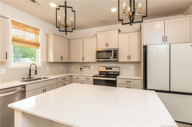 Building Photo - 308 Countryside Dr