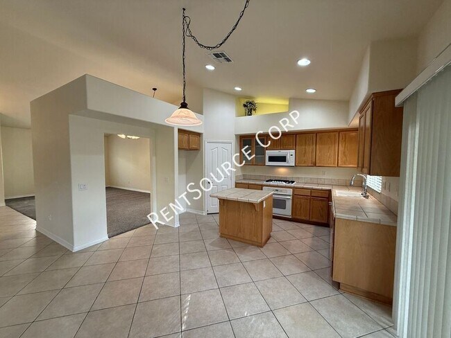 Building Photo - 3714 Pondera St