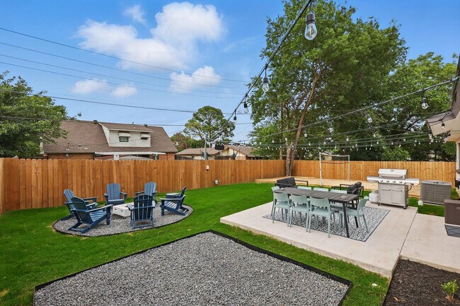 Building Photo - 3321 Ridgehaven St