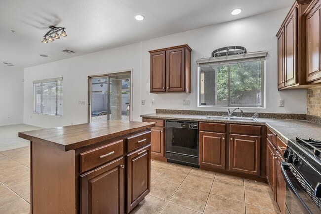 Building Photo - Spectrum at Val Vista rental now available!