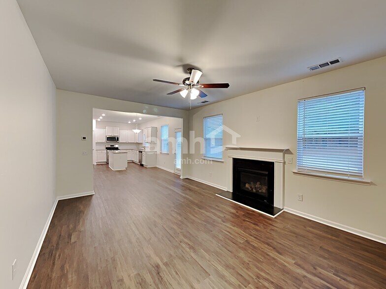 Building Photo - 515 S Fortune Way