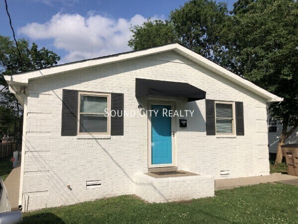 Building Photo - 1610 17th Ave N