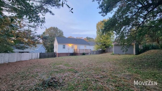 Building Photo - 7 Ratcale Ln