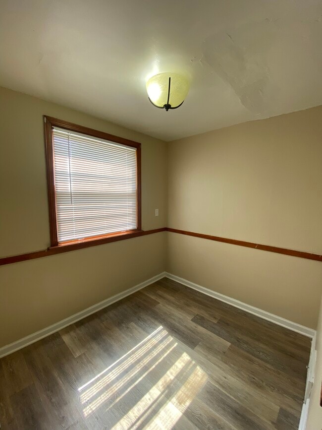 Building Photo - 3850 Covington Rd