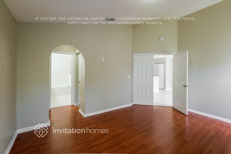 Building Photo - 1614 SW 158th Terrace