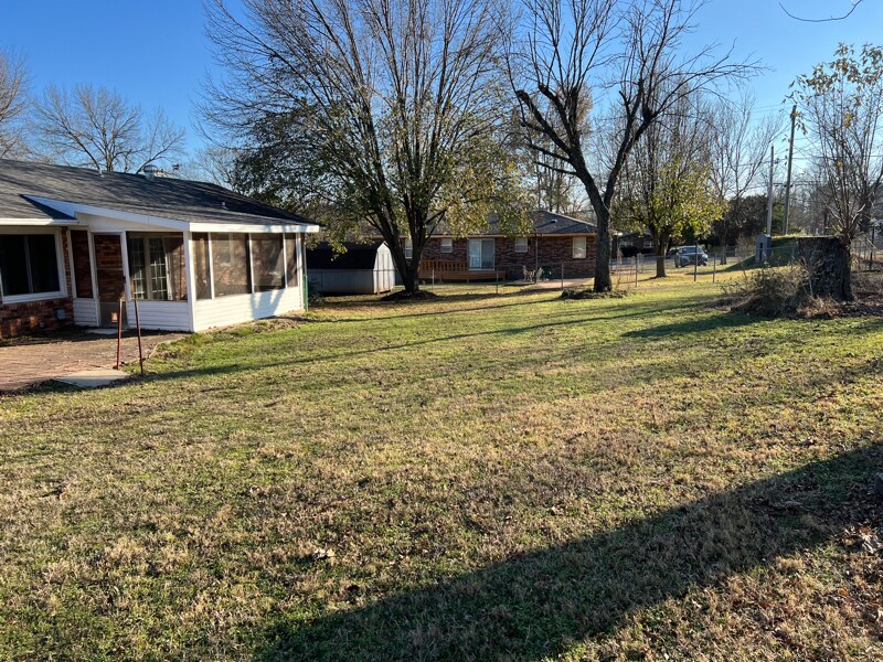 Building Photo - 304 Smalley St