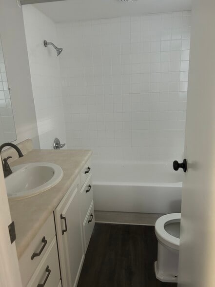 Building Photo - 18805 E Arrowhead Dr