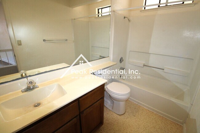 Building Photo - 3 br, 2.5 bath House - 7669 Windbridge Drive