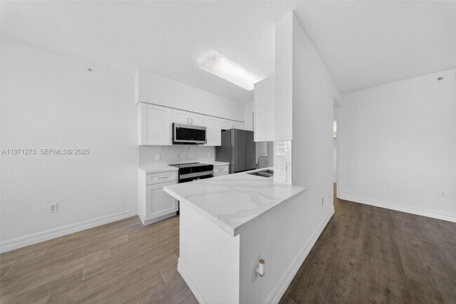 Building Photo - 7925 Preserve Cir
