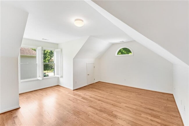 Building Photo - 290 Windsor Gate Cove NE