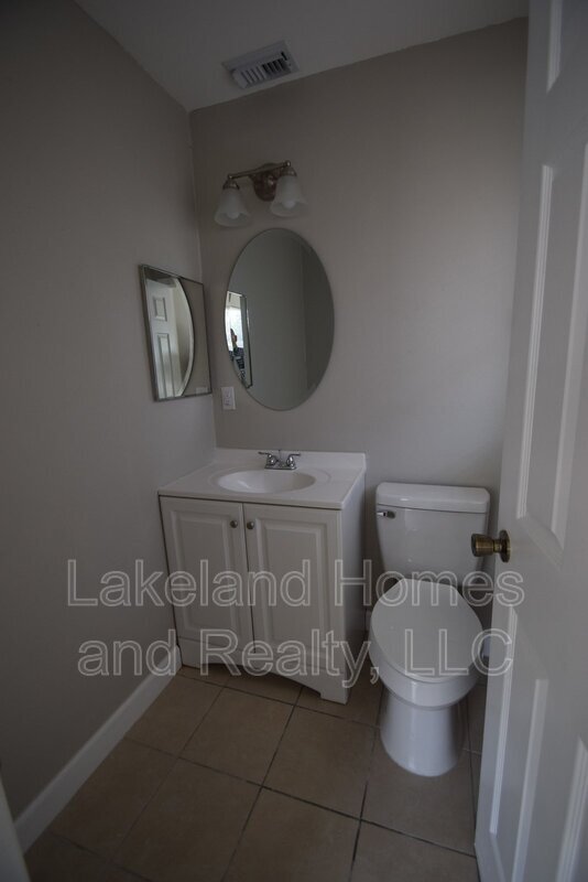 Building Photo - 909 E Bella Vista St