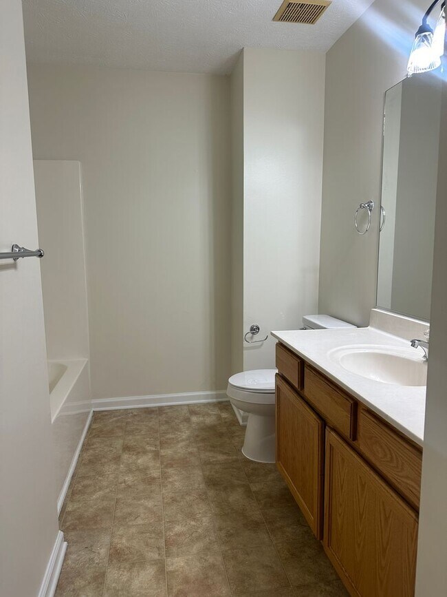 Building Photo - 114 Seabreeze Ln