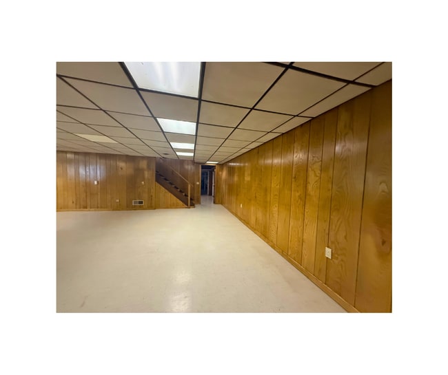 Building Photo - 157 Shade Rd