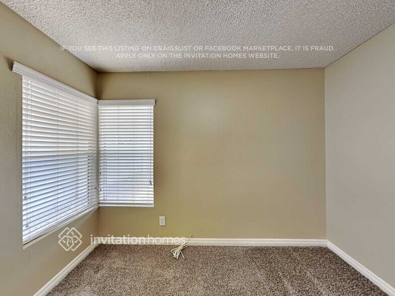 Building Photo - 5922 W Mauna Loa Ln