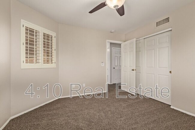 Building Photo - 1678 S Ash Dr