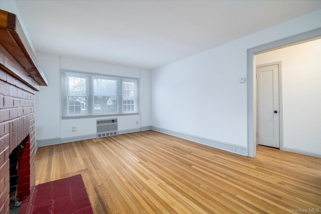 Building Photo - 21 Twin Lawns Ave