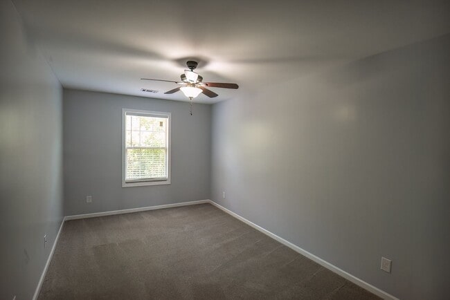 Building Photo - 2606 5 St