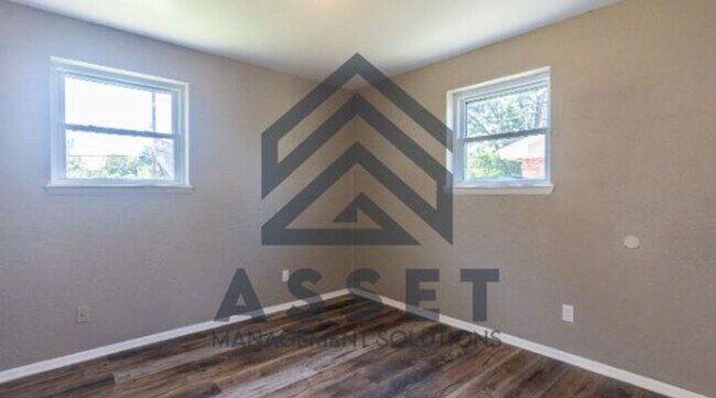 Building Photo - 4 Bedroom Available for Lease & Rent to Own!