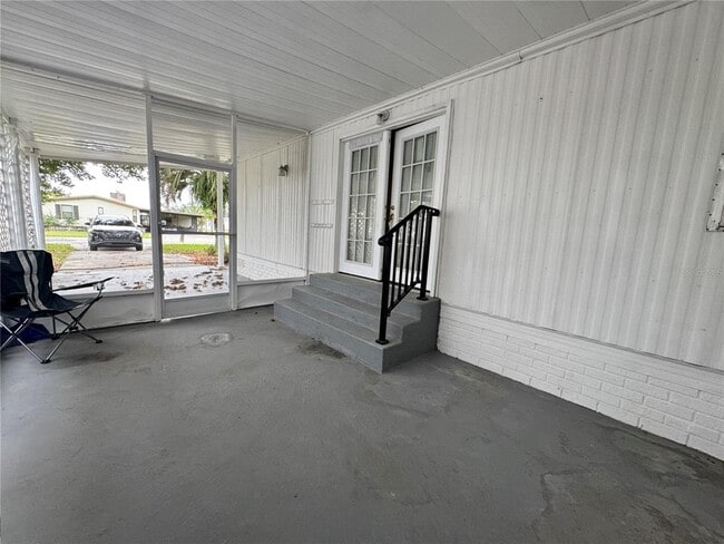 Building Photo - 5921 SW 63rd Lane Rd