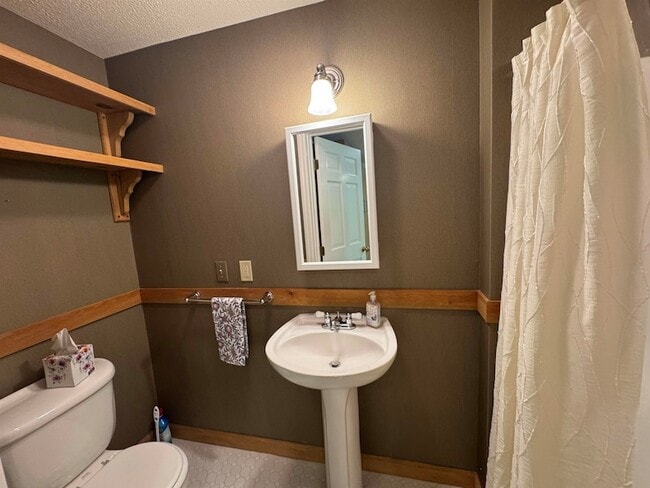 Building Photo - 524 Equinox on The Battenkill