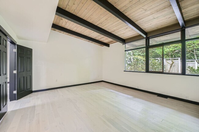 Building Photo - 4Bd/3.5Ba Medina House