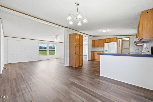 Building Photo - 1385 Live Oak Rd