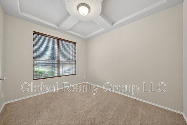 Building Photo - 10405 Macarthur Way