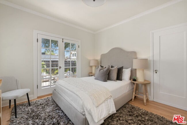 Building Photo - 802 Cochran Ave