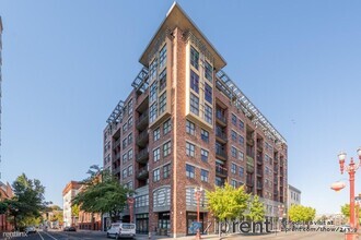 Building Photo - 1 br, 1 bath Condo - 411 Northwest Flander...