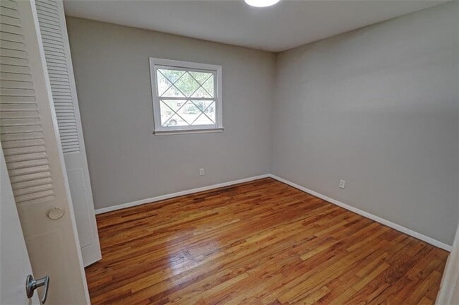 Building Photo - 2968 Fantasy Ln
