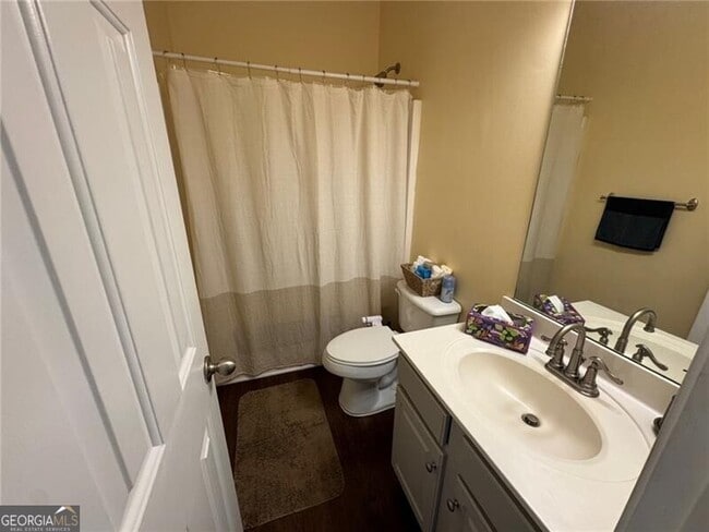 Building Photo - 524 King St