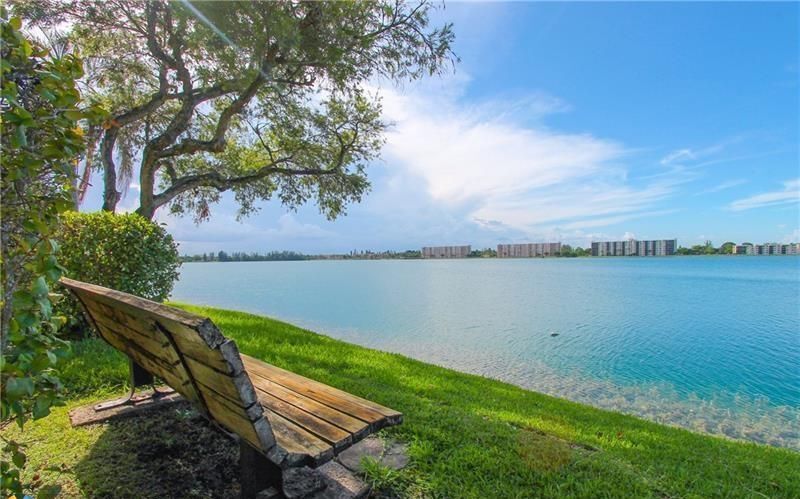 Building Photo - 109 Lake Emerald Dr