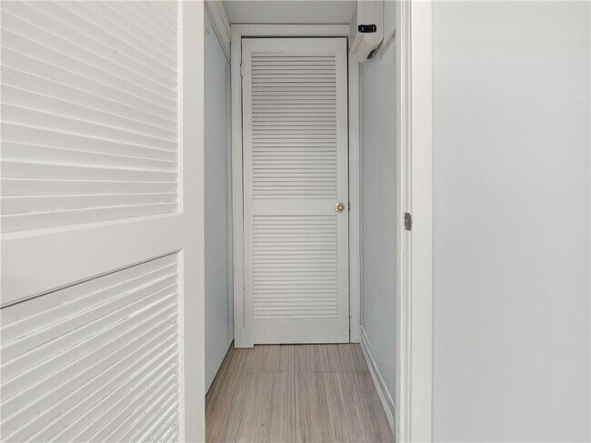 Building Photo - 2870 Pharr Ct S Northwest