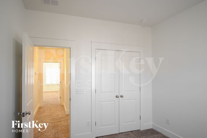 Building Photo - 106 Starling St