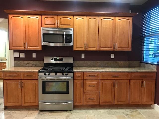 Building Photo - 730 E 3rd St