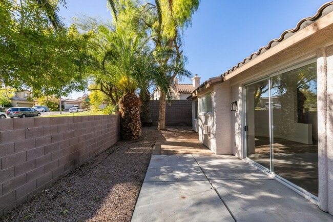 Building Photo - 2-Story Home  3 bedroom 2 bath in Summerlin