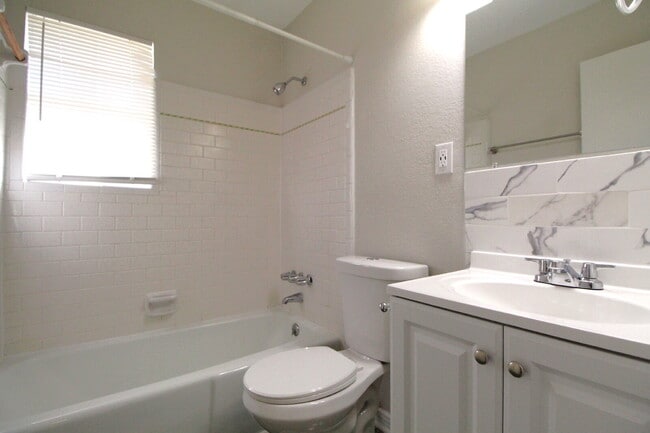 Building Photo - Updated 2BR/1BA Duplex Off 9 Mile Rd | All Tile Flooring | Pet-Friendly | Immediate Move-In