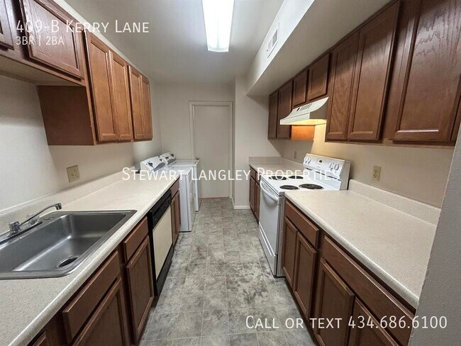 Building Photo - 409-B Kerry Lane-