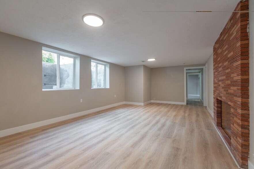 Building Photo - 3728 SE 49th Ave