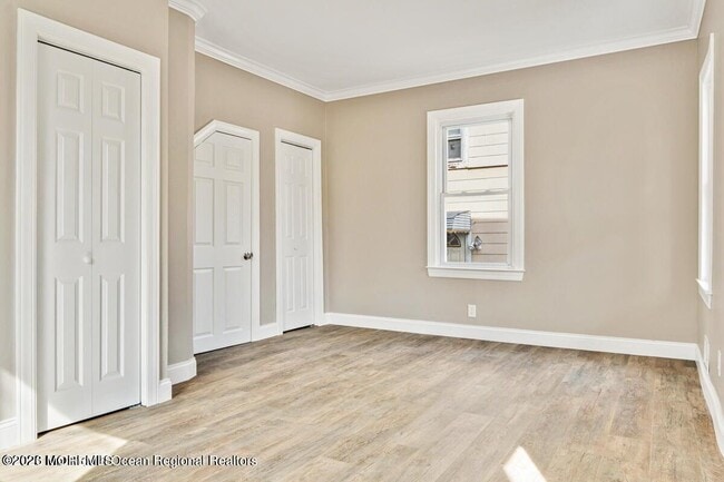 Building Photo - 907 Bond St