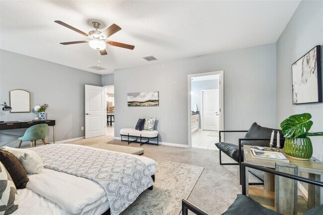 Building Photo - 8887 Little Bluestem Dr