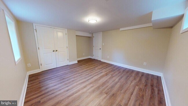 Building Photo - 1210 N Kenilworth St