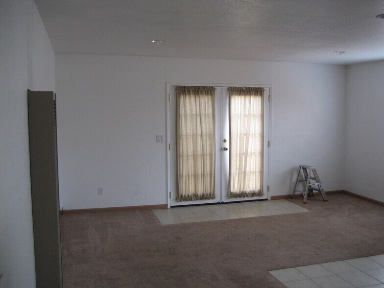 Building Photo - 26641 Eldridge Ave
