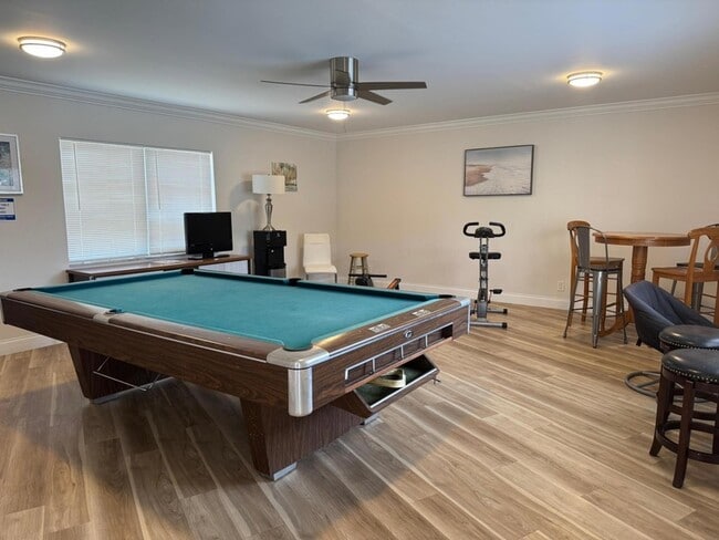 Building Photo - 2230 NE 56th Pl