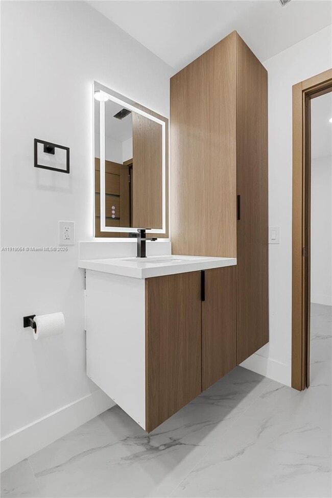 Building Photo - 2149 NW 85th Ln