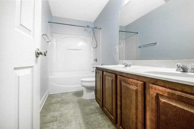 Building Photo - 27 Pin Oak Ln