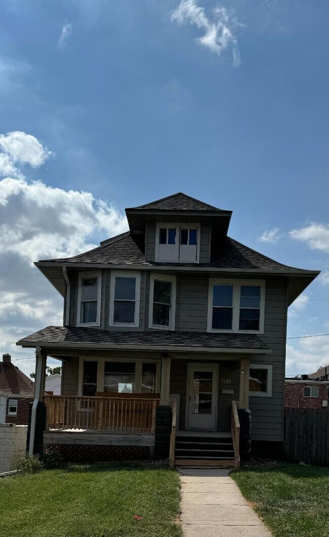 Primary Photo - 3509 Howard St